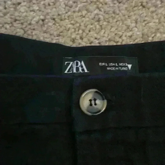 Zara Black jeans short - Picture 2 of 3